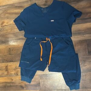 Blue/teal figs scrub set medium